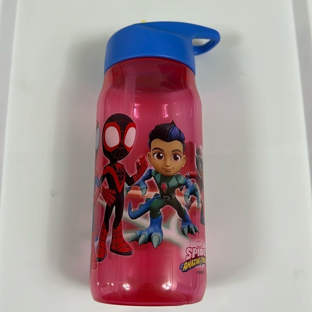 Marvel Sip Water Bottle w/Carry Loop Sip Bottles 16 oz Sippy Cup zak Designs
